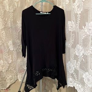 Lace trim long sleeve tunic size large!